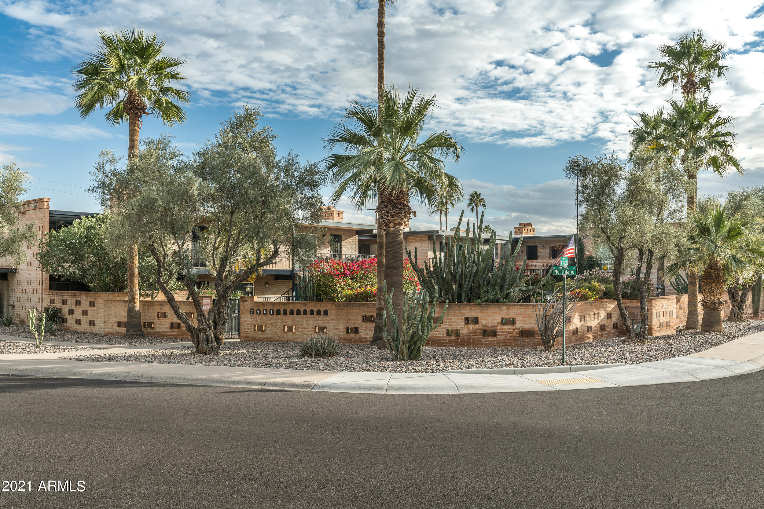 7401 E NORTHLAND Drive, 4