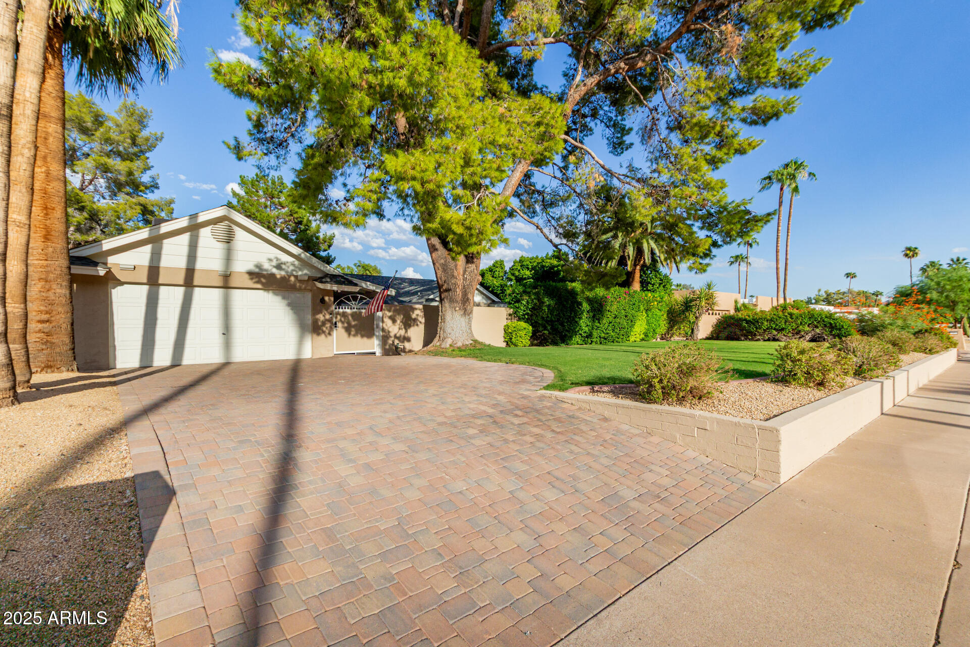 14425 N CORAL GABLES Drive