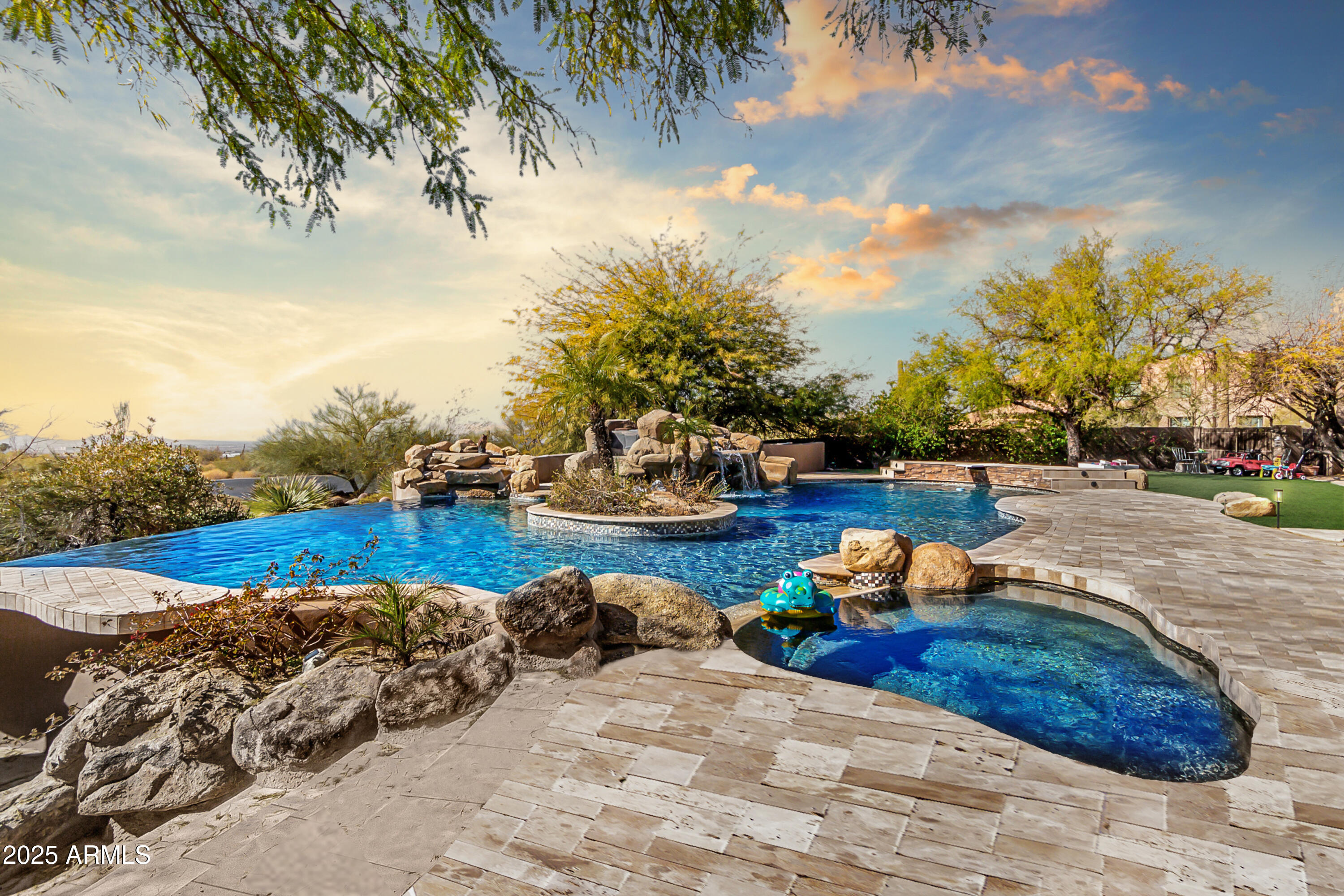 10004 E SANTA CATALINA Drive