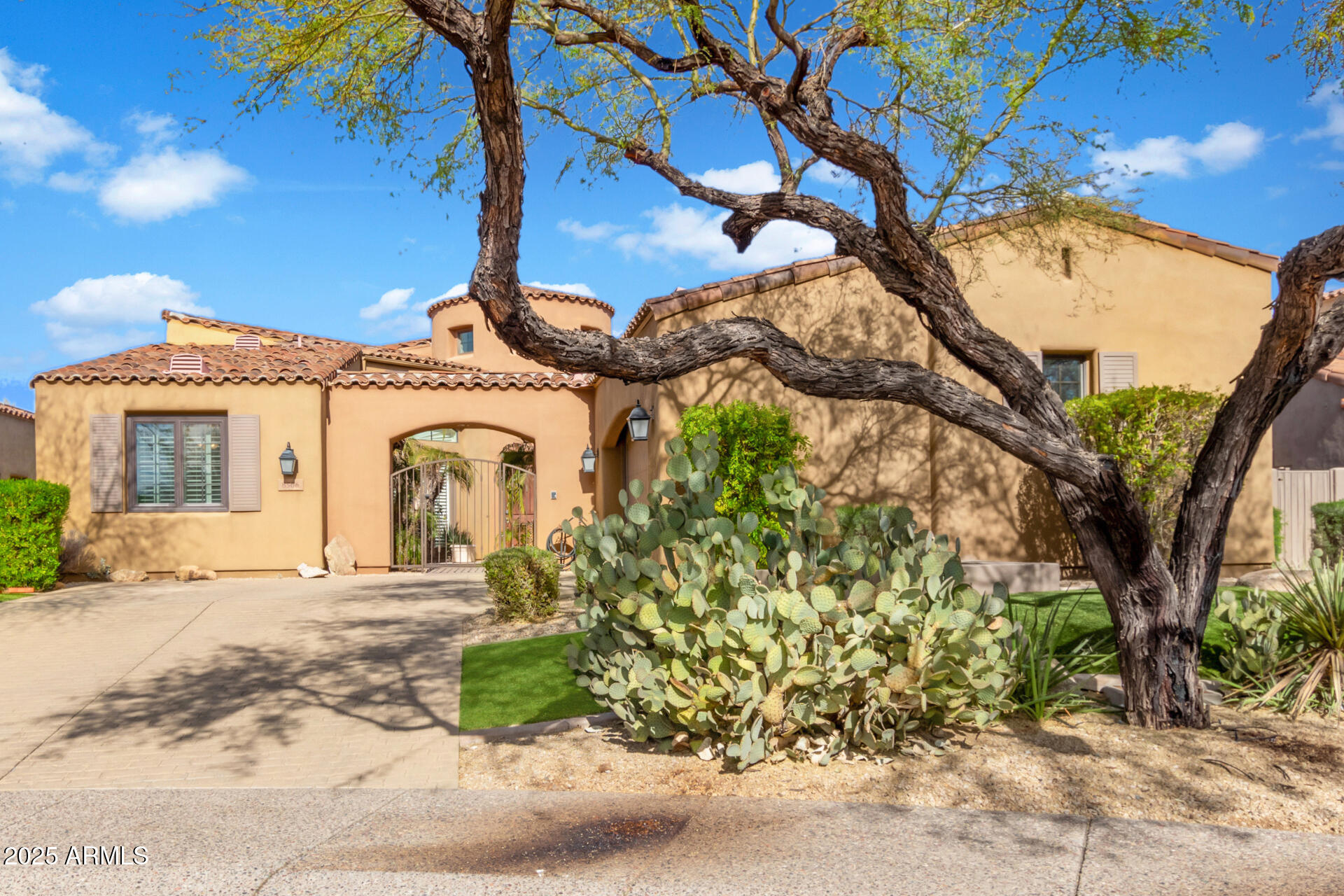 8566 E ANGEL SPIRIT Drive