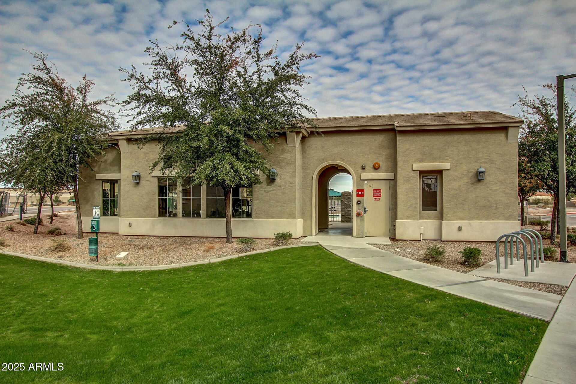 240 W JUNIPER Avenue 1010