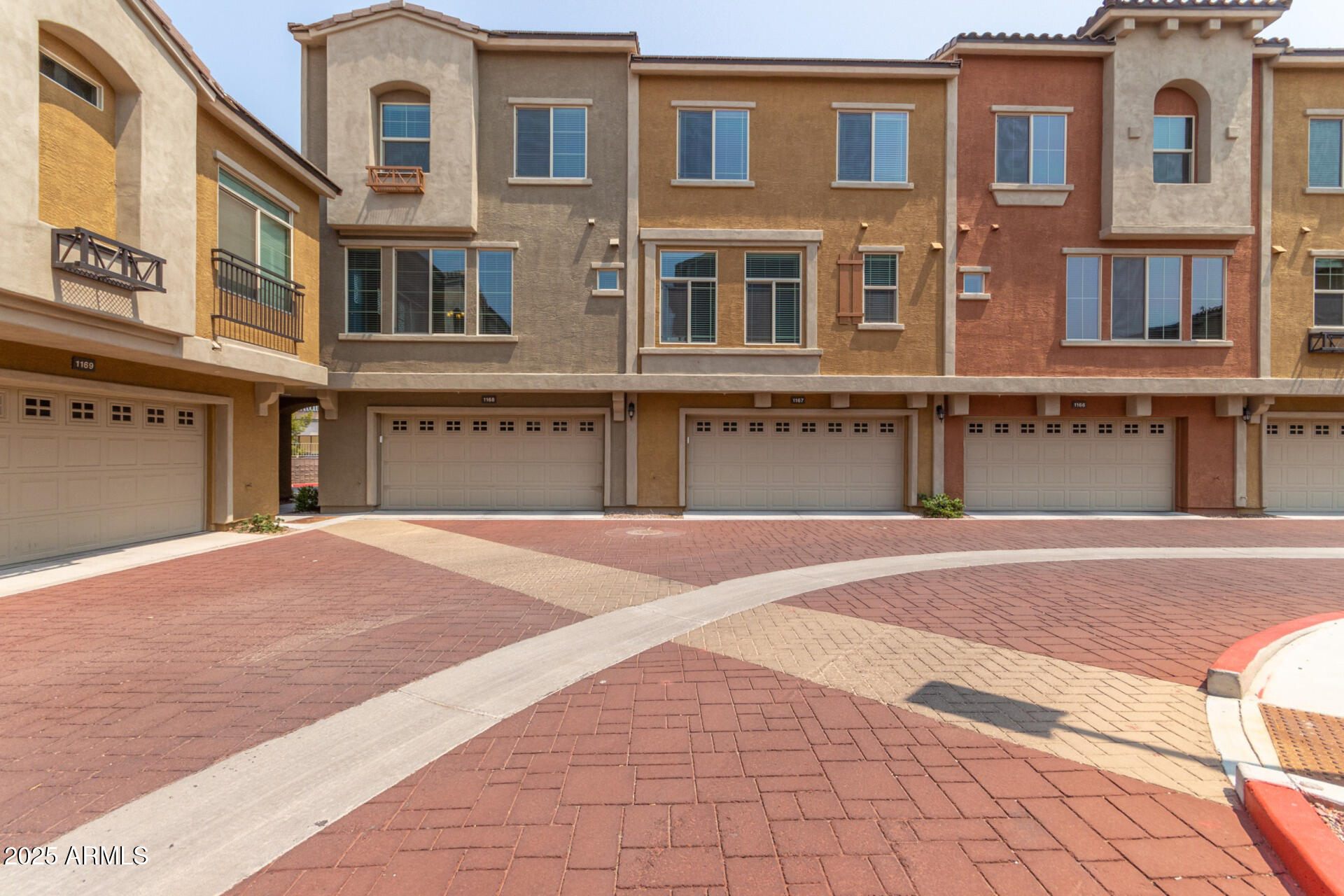 240 W JUNIPER Avenue 1010