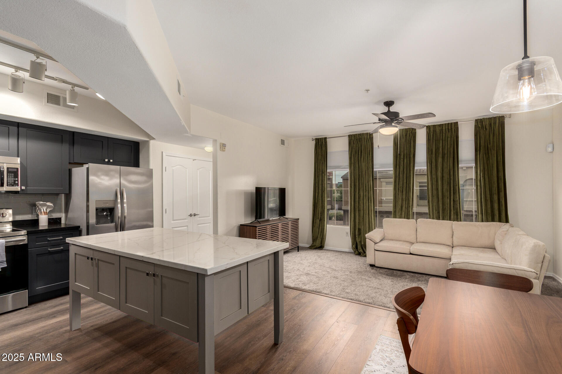 240 W JUNIPER Avenue 1010