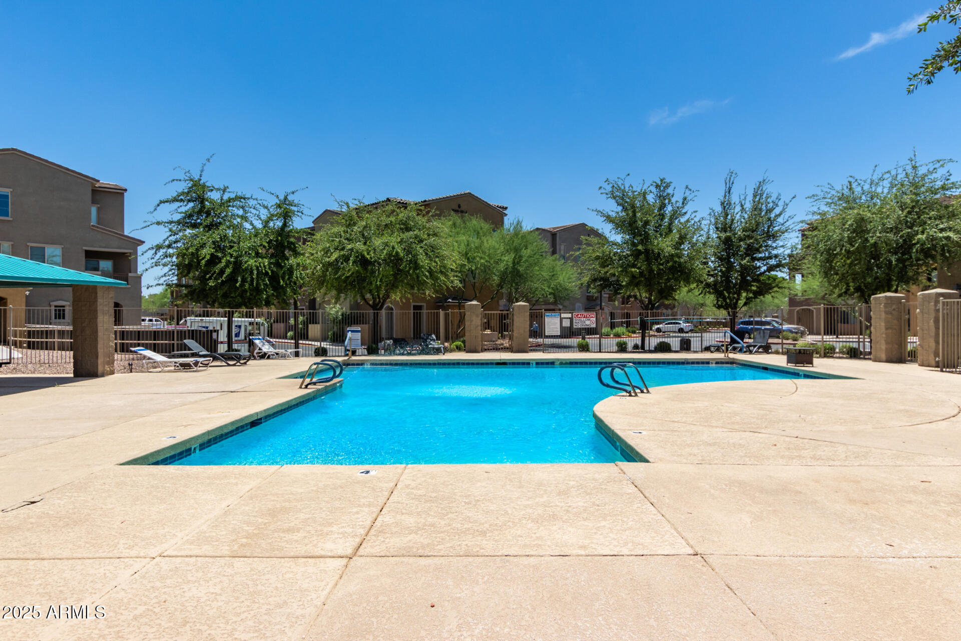 240 W JUNIPER Avenue 1010