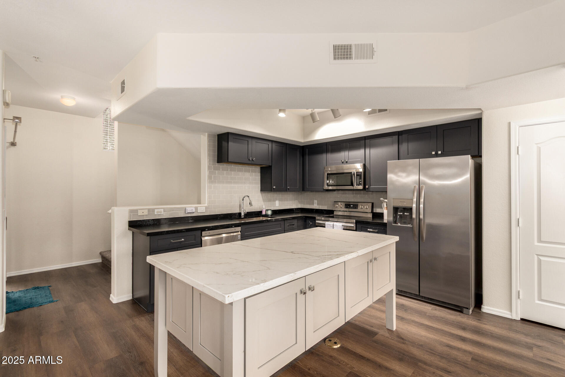 240 W JUNIPER Avenue 1010