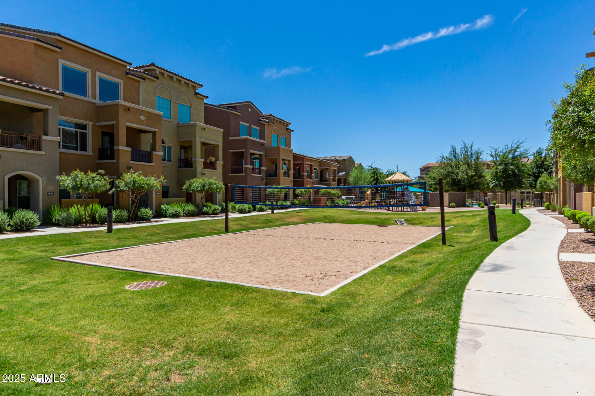 240 W JUNIPER Avenue 1010