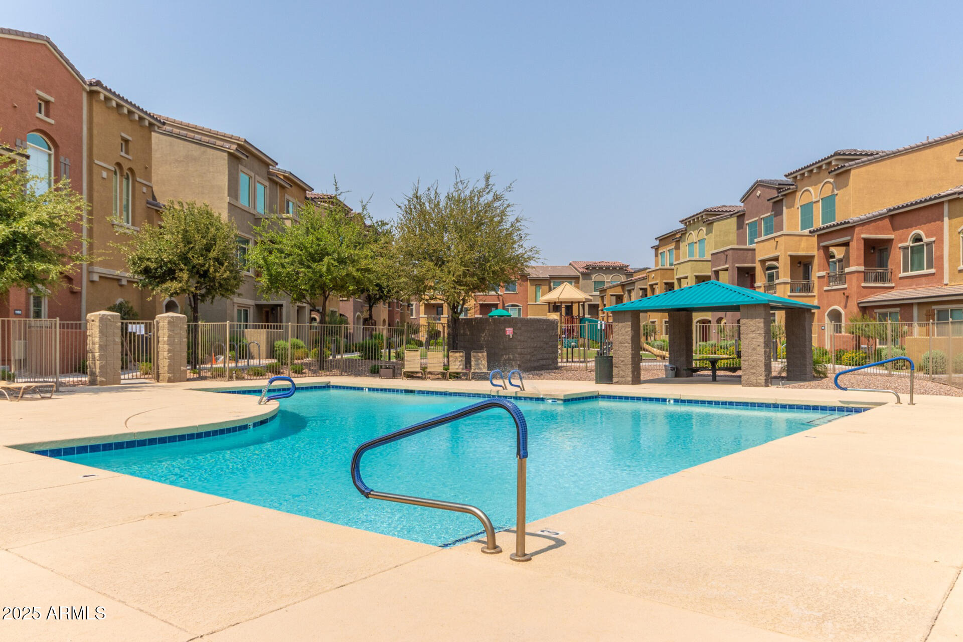 240 W JUNIPER Avenue 1010