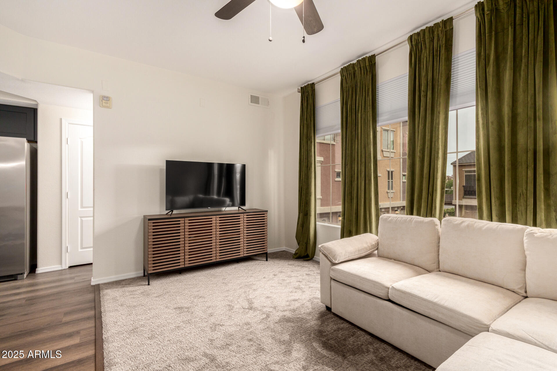 240 W JUNIPER Avenue 1010