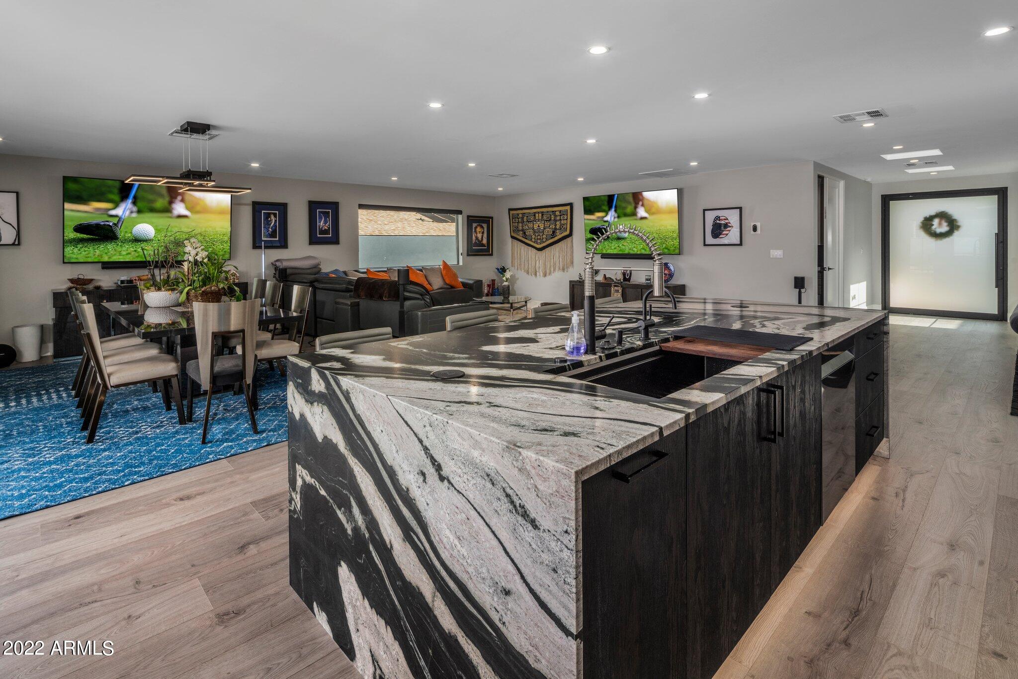 9056 N ARROYA VISTA Drive