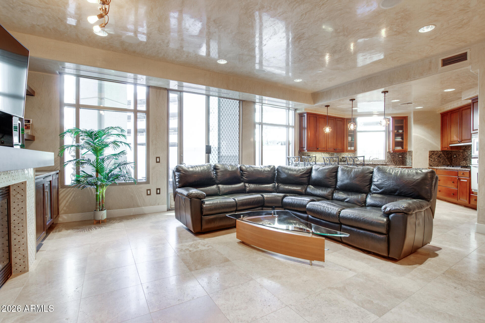 2211 E CAMELBACK Road 106