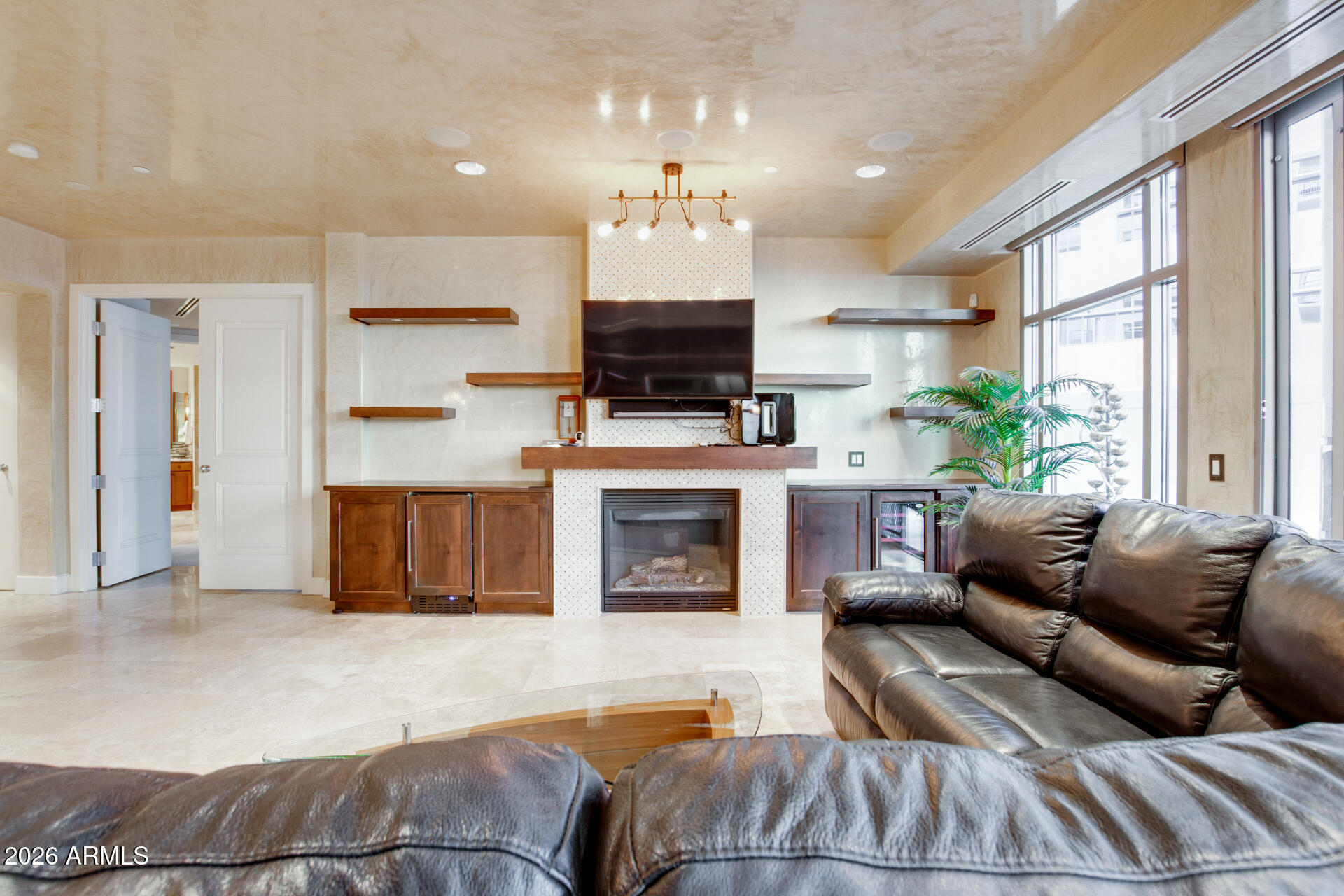 2211 E CAMELBACK Road 106