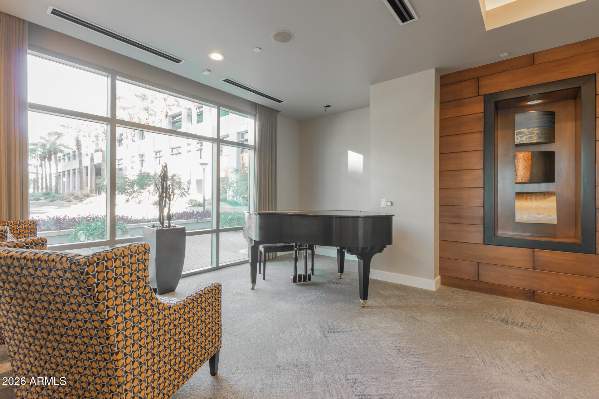 2211 E CAMELBACK Road 106