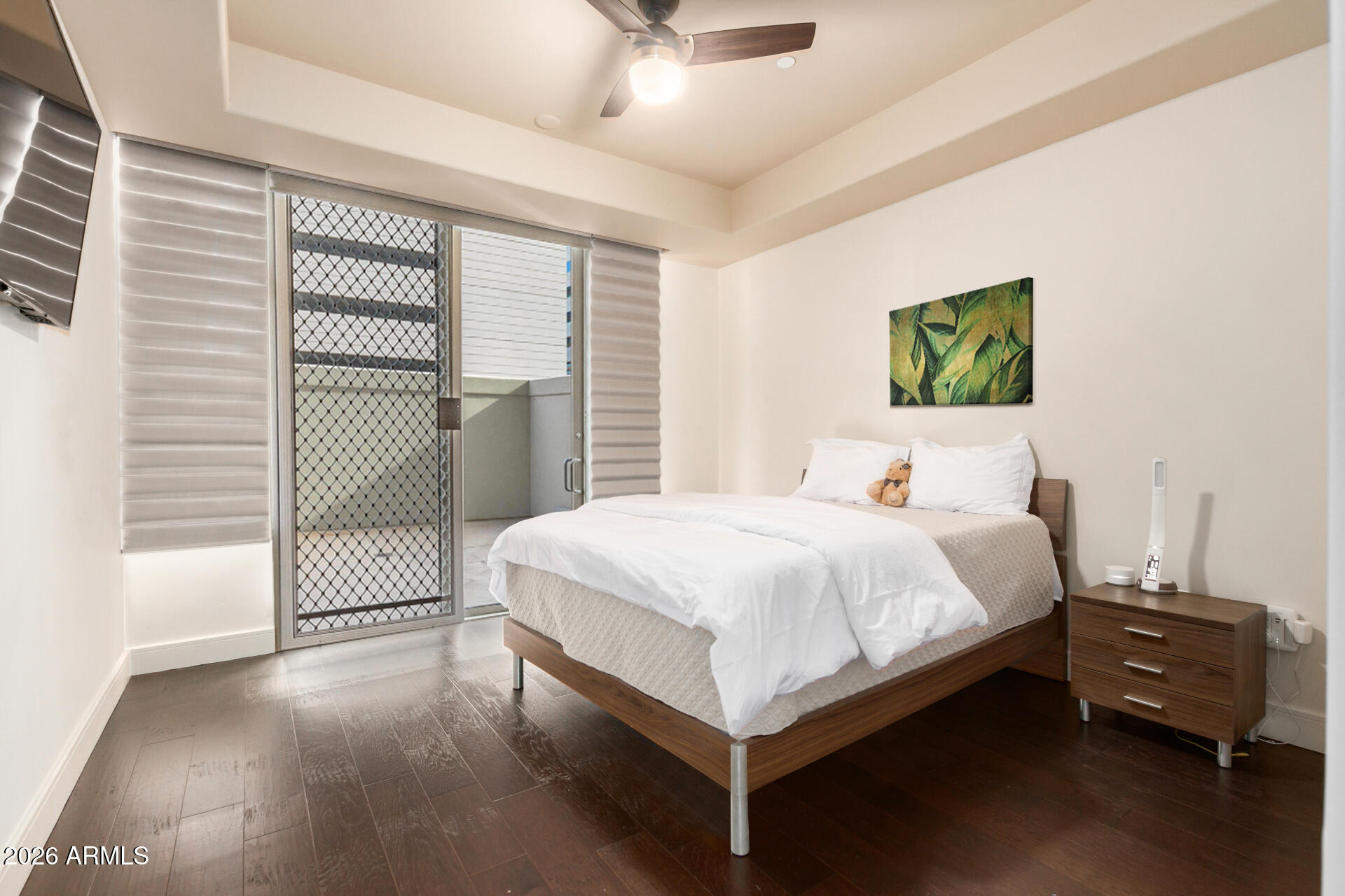 2211 E CAMELBACK Road 106