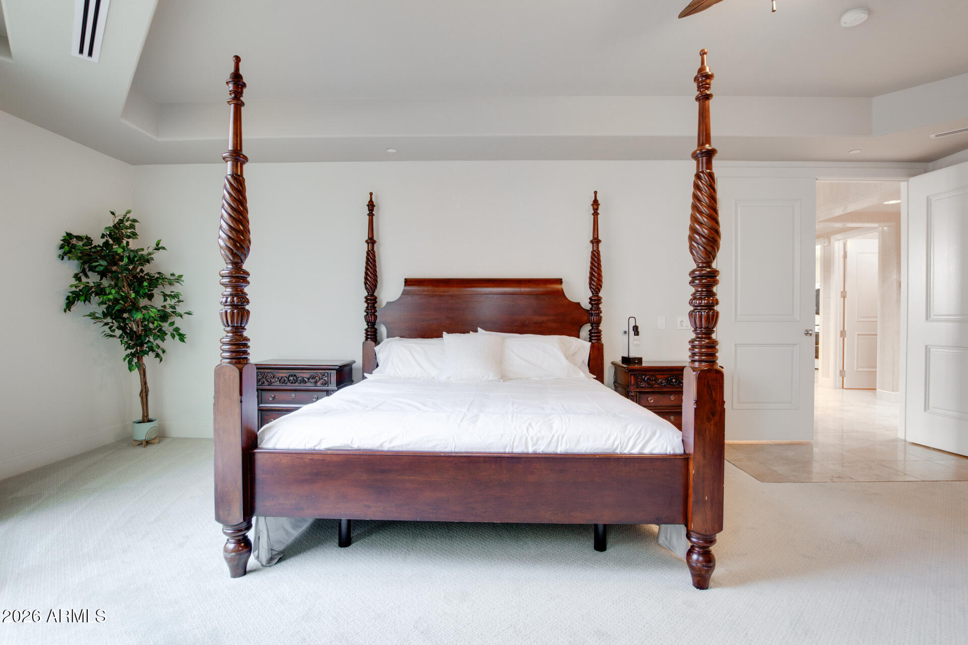 2211 E CAMELBACK Road 106