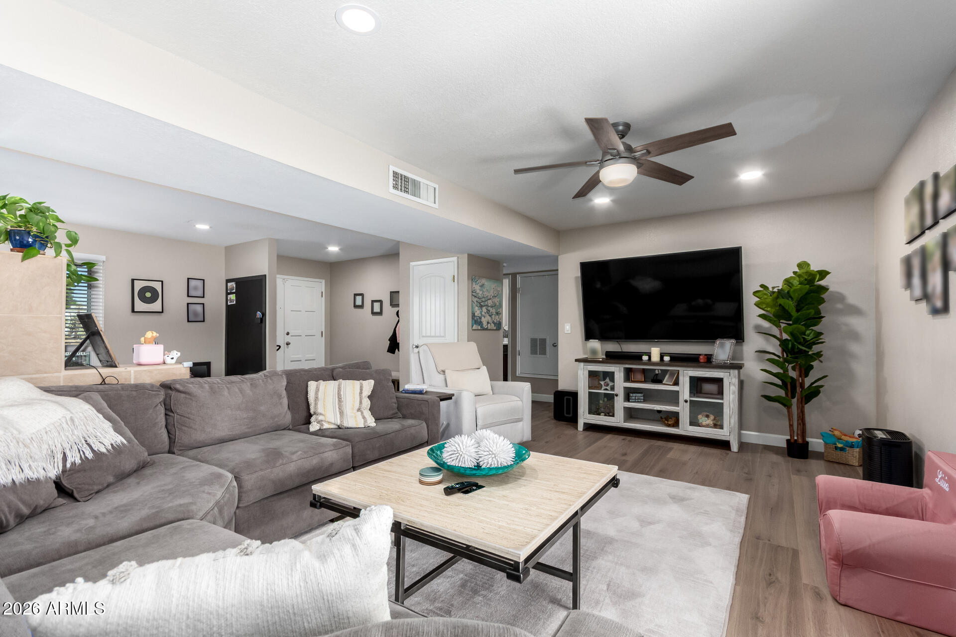 3927 E CORTEZ Street