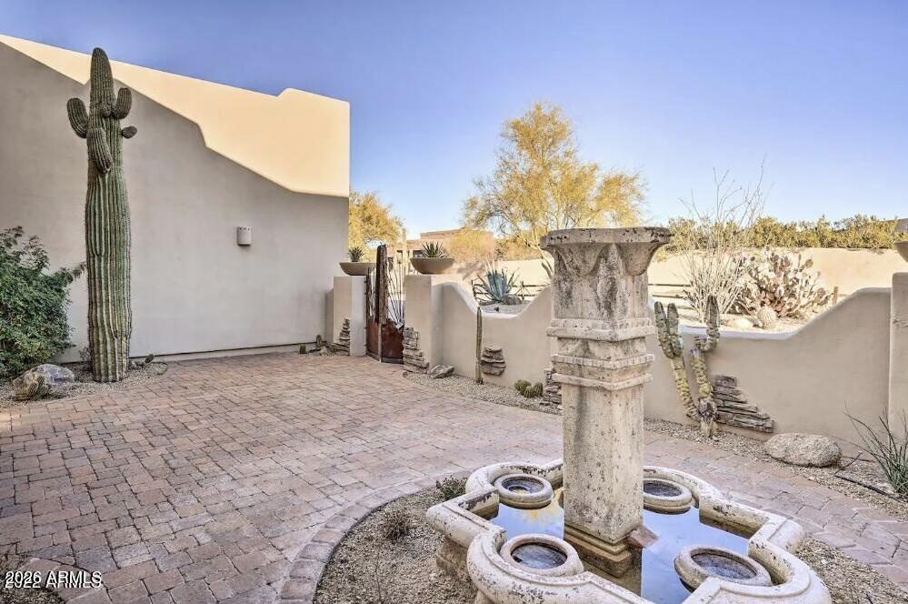 13639 E HEDGEHOG Place