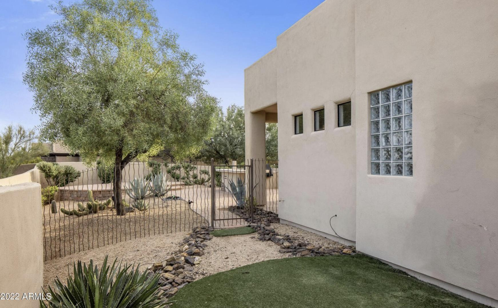 13639 E Hedgehog Place