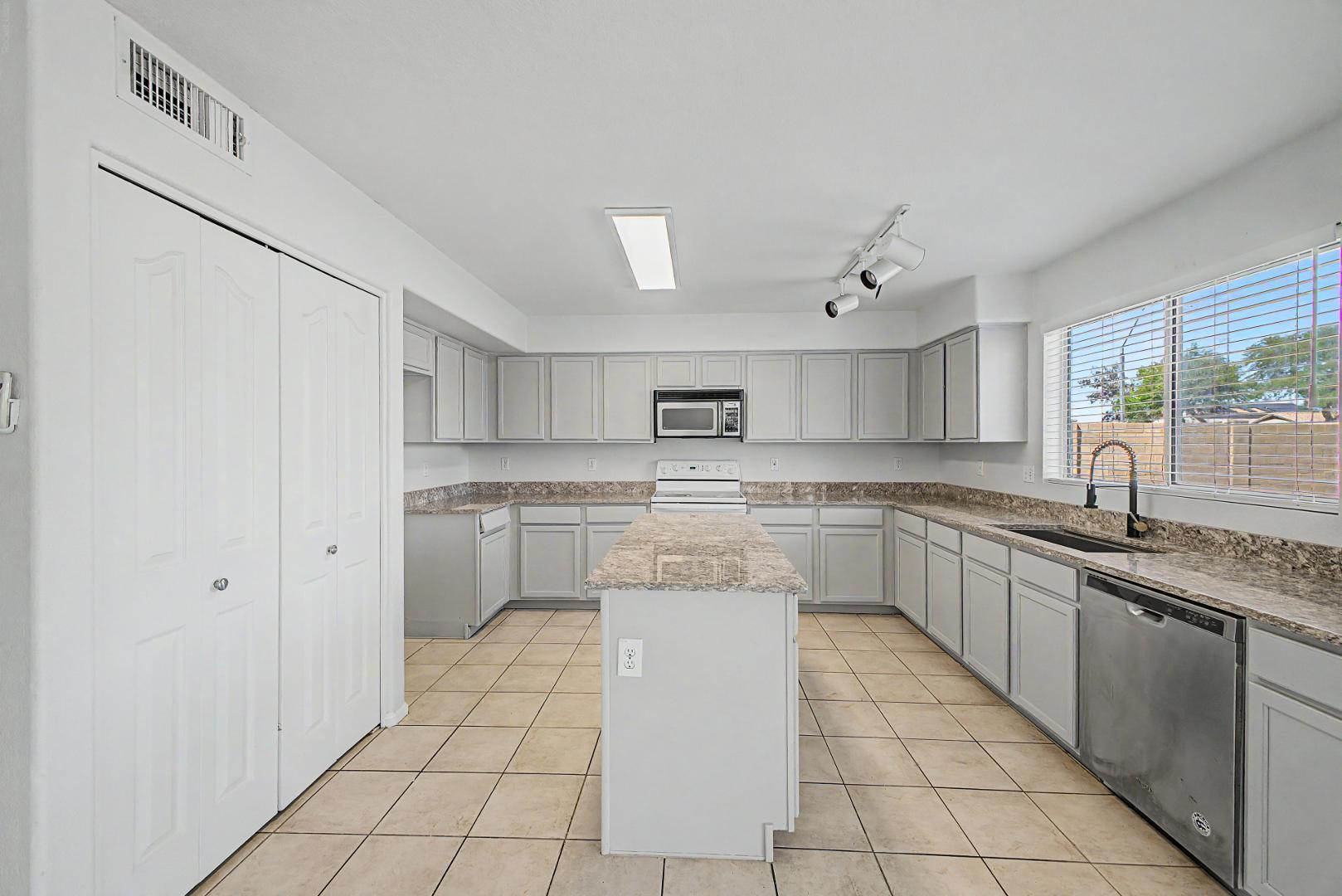 1295 S Honeysuckle Lane