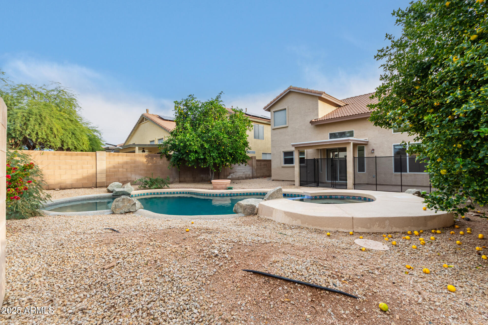 4522 E ROWEL Road