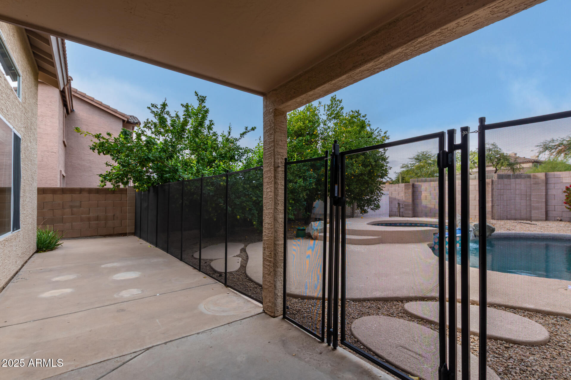 4522 E ROWEL Road