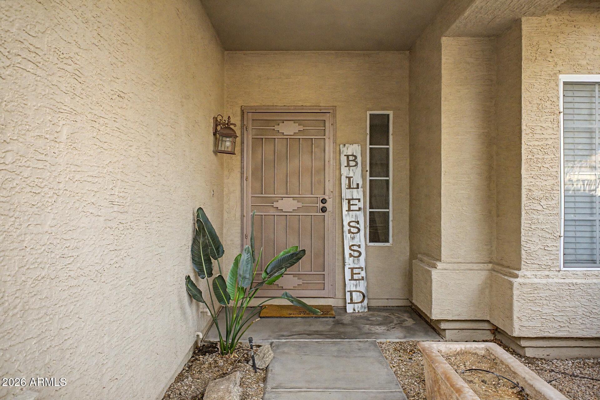 4522 E ROWEL Road