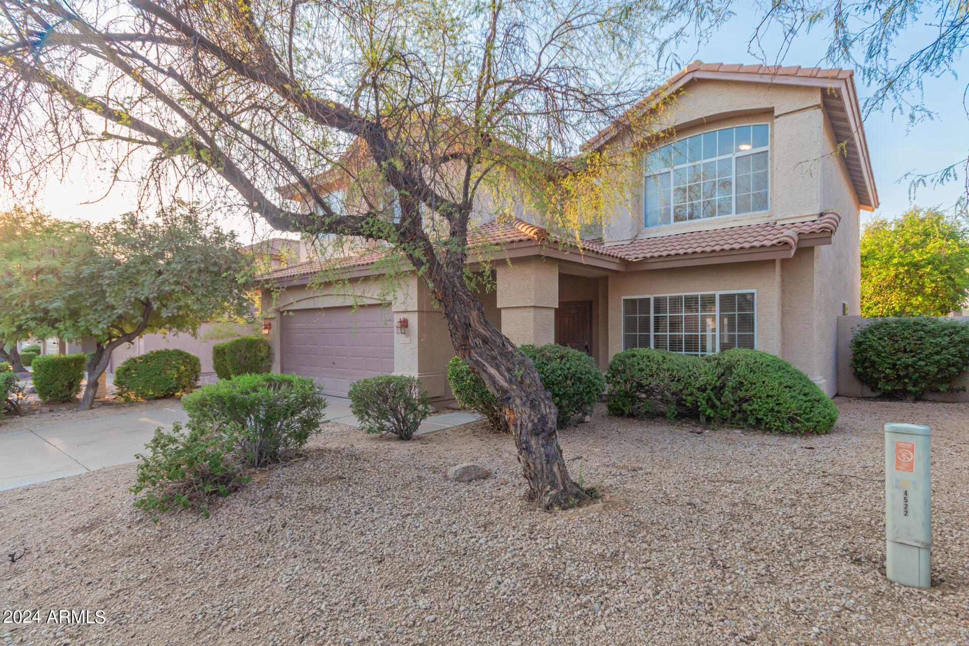 4522 E ROWEL Road