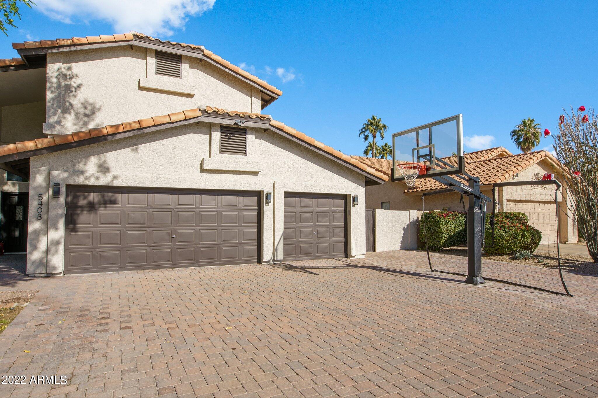 5408 E KELTON Lane