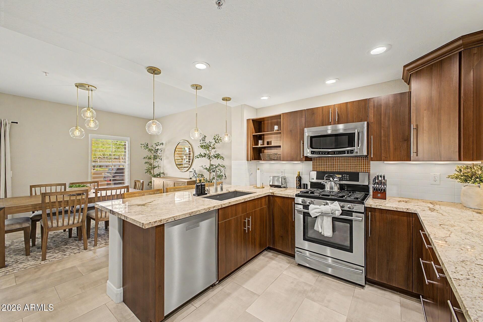 20121 N 76TH Street 1019