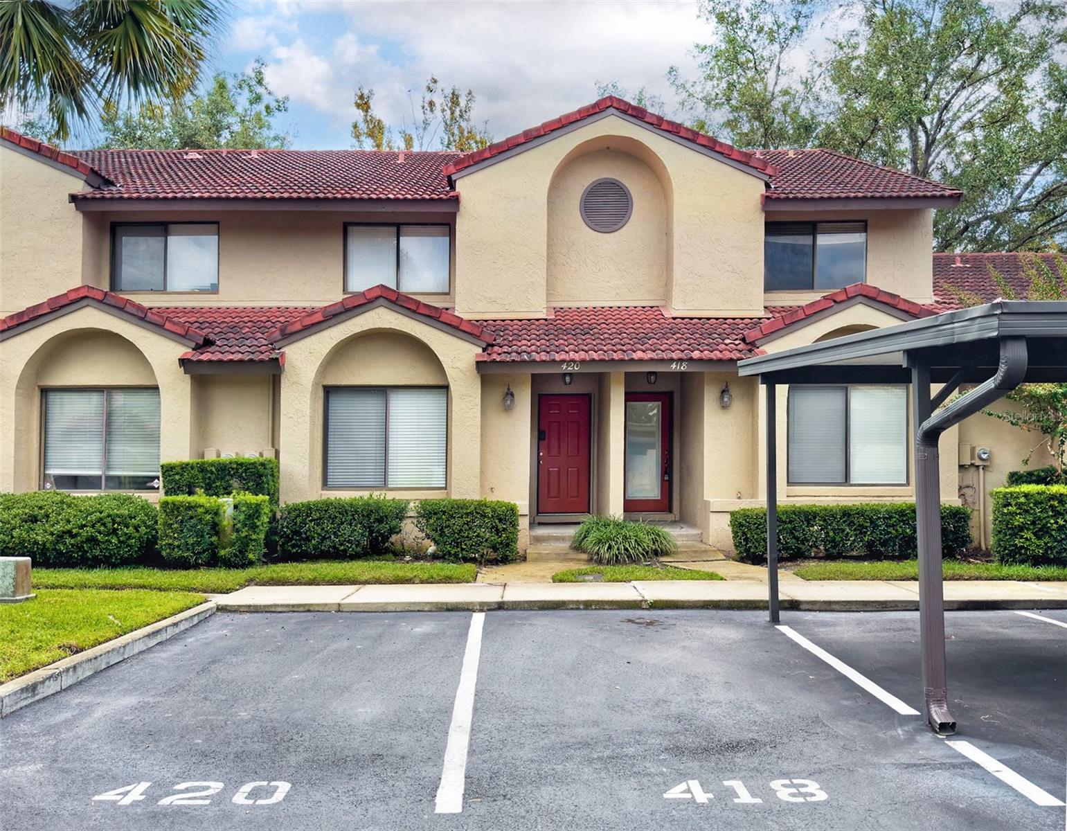 418 CLUB DR