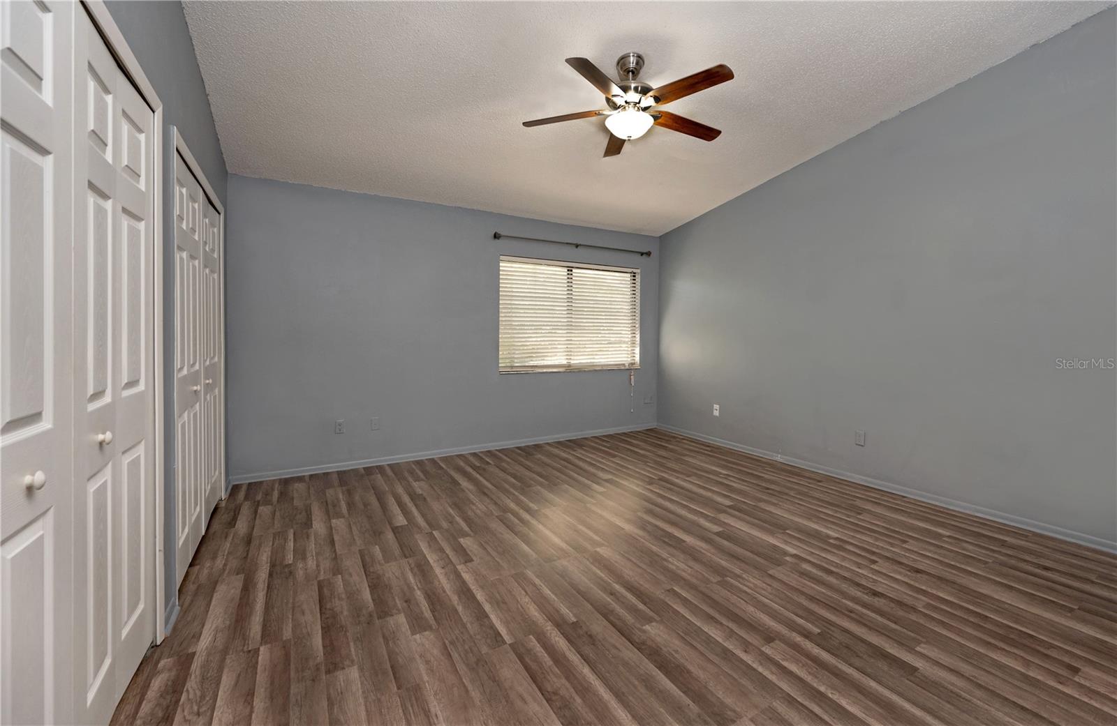 418 CLUB DR