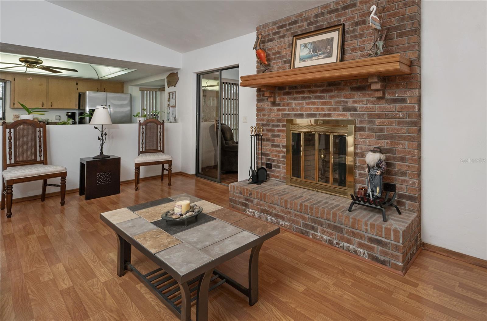 2330 PINE TREE DR