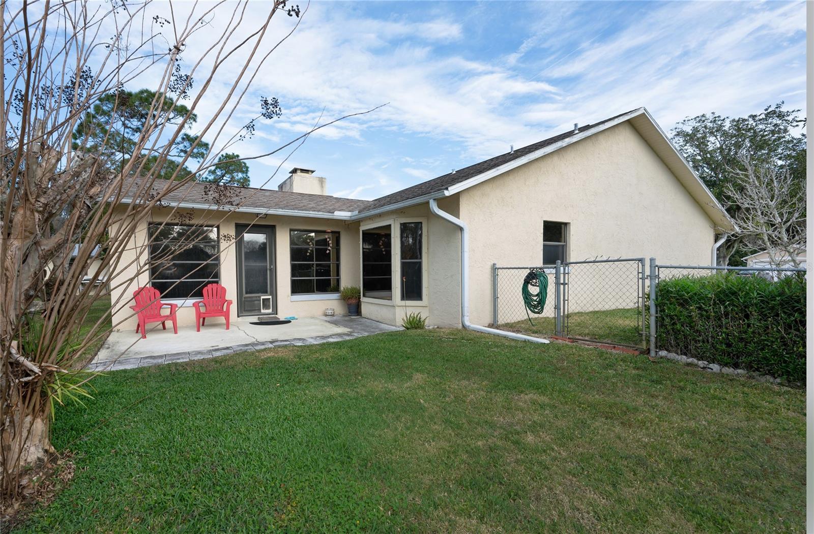 2330 PINE TREE DR