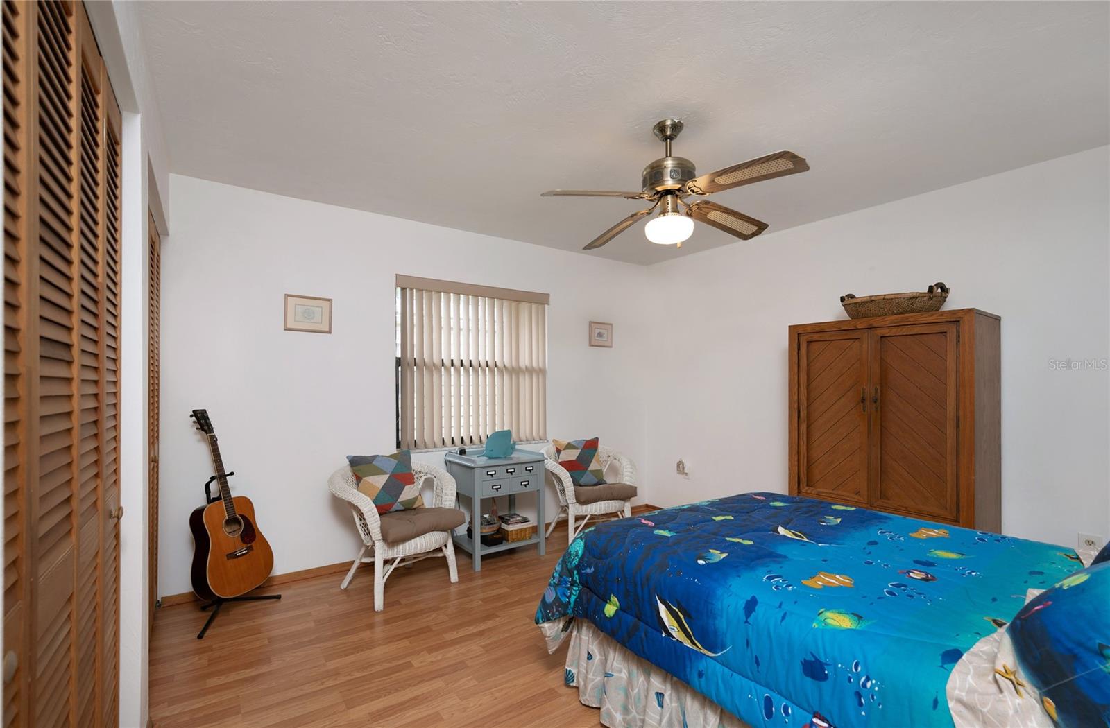 2330 PINE TREE DR