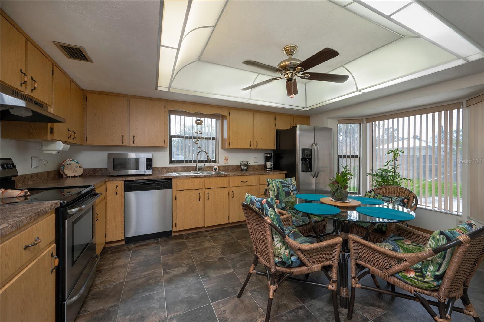 2330 PINE TREE DR