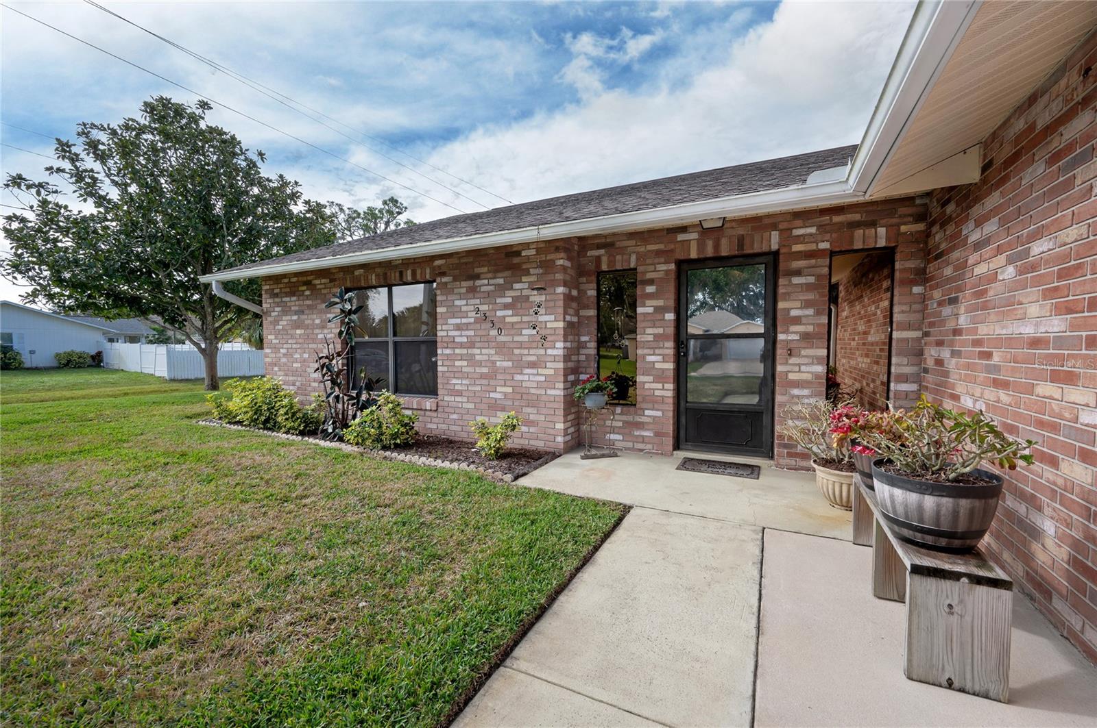 2330 PINE TREE DR