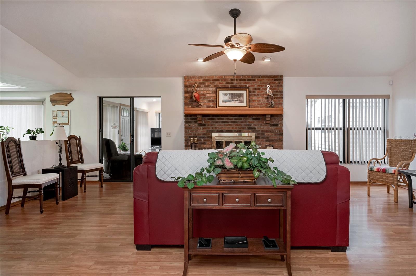 2330 PINE TREE DR