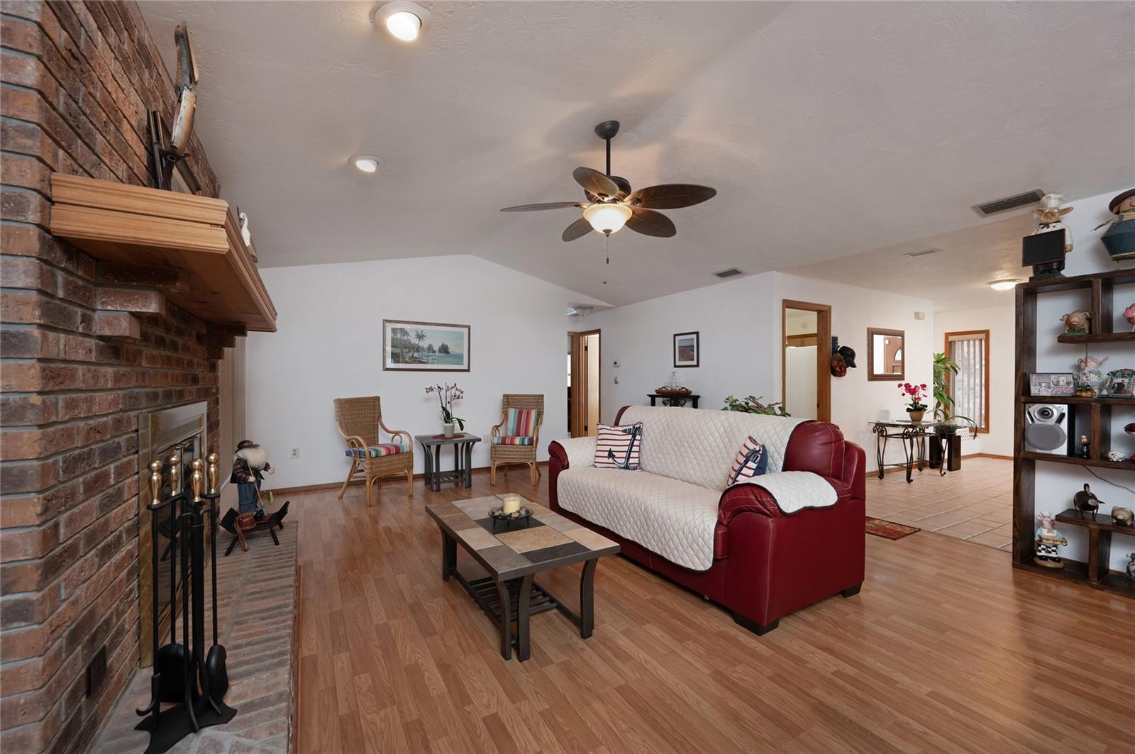 2330 PINE TREE DR
