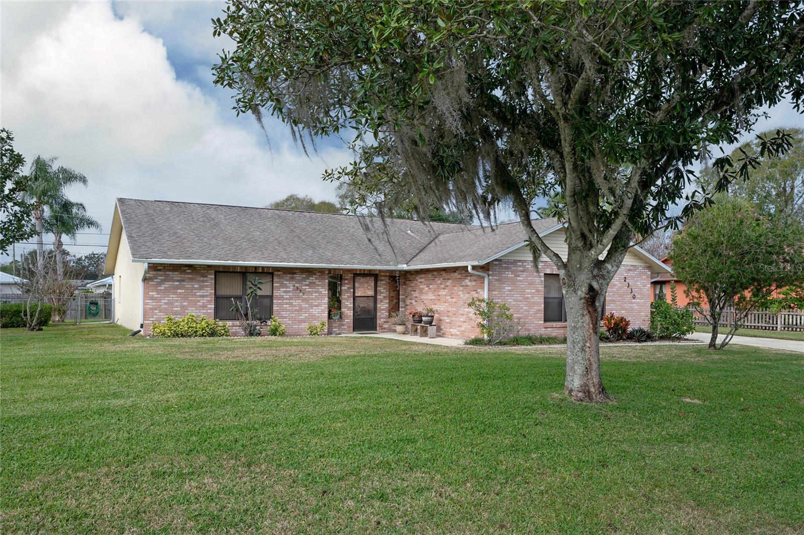 2330 PINE TREE DR