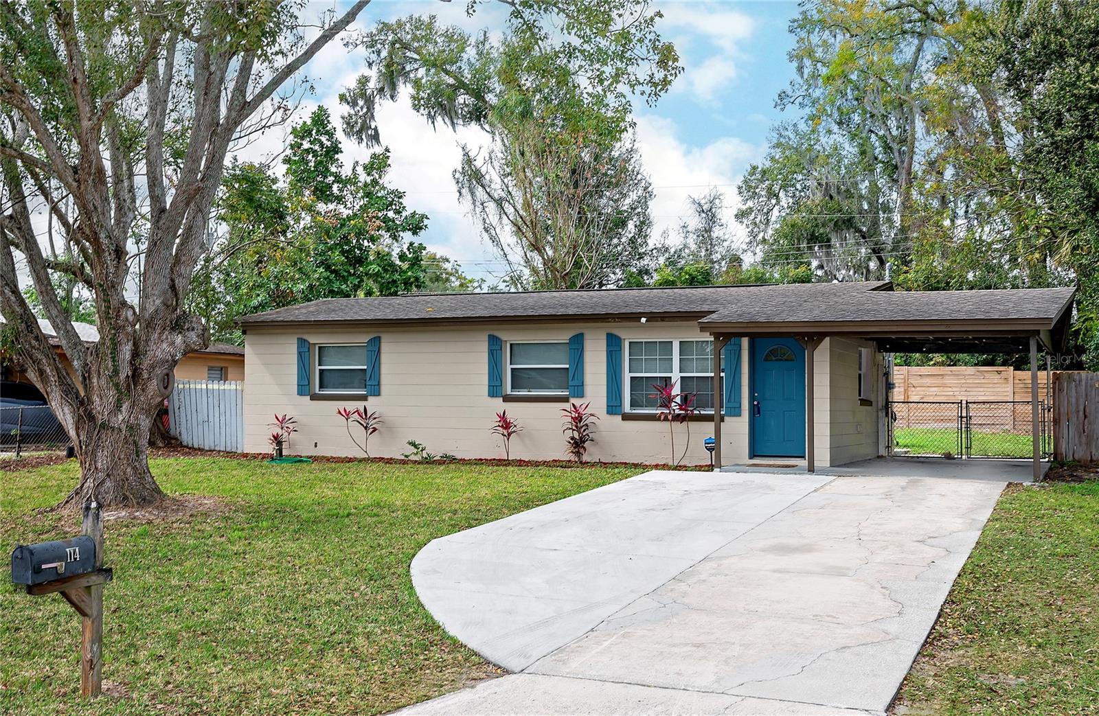 114 S ULYSSES DR