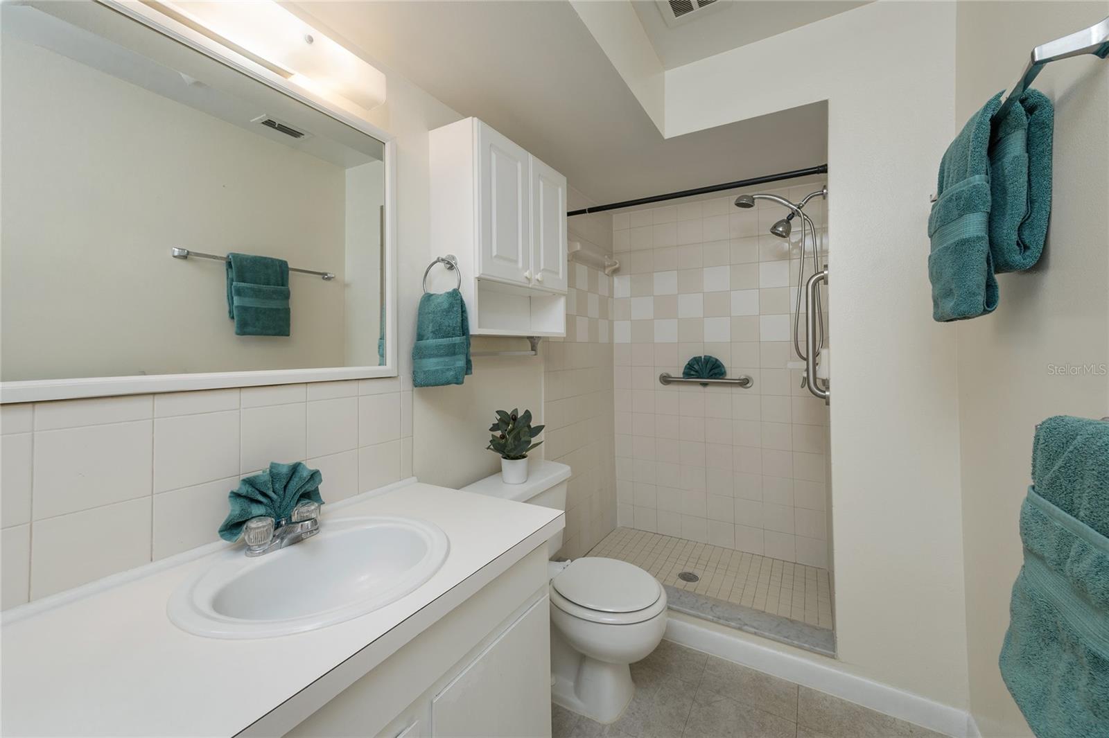 544 CASCADE CIR #102