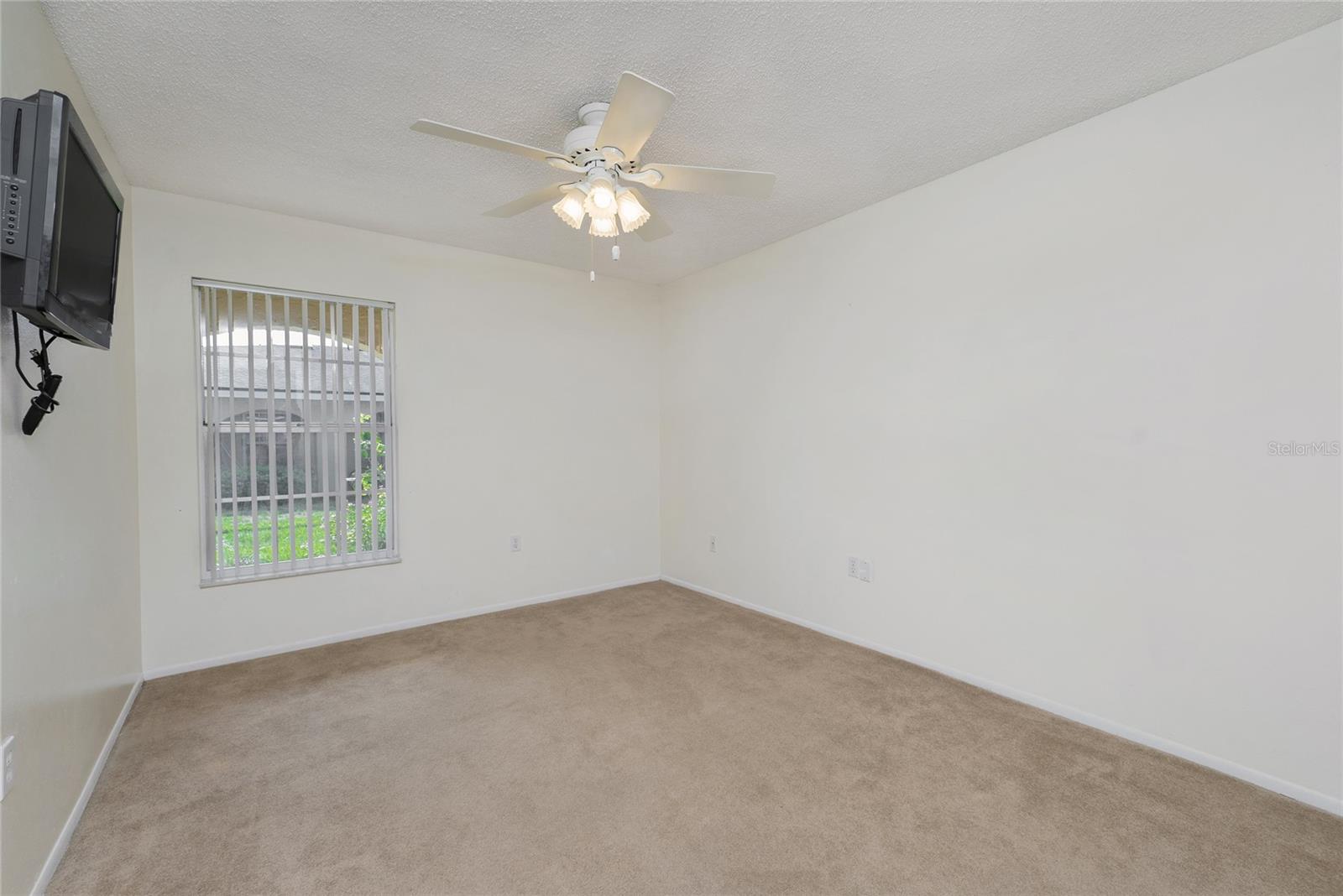 544 CASCADE CIR #102