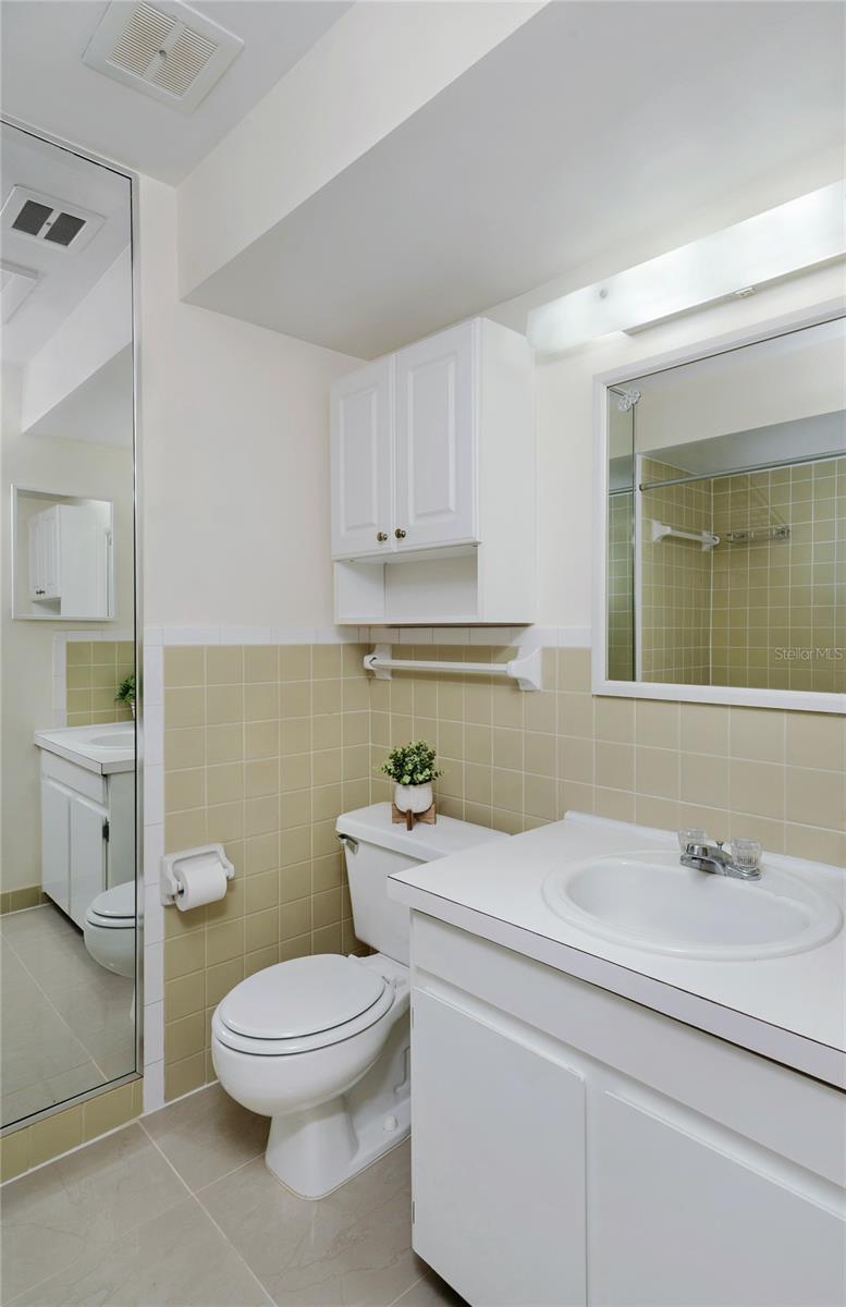 544 CASCADE CIR #102
