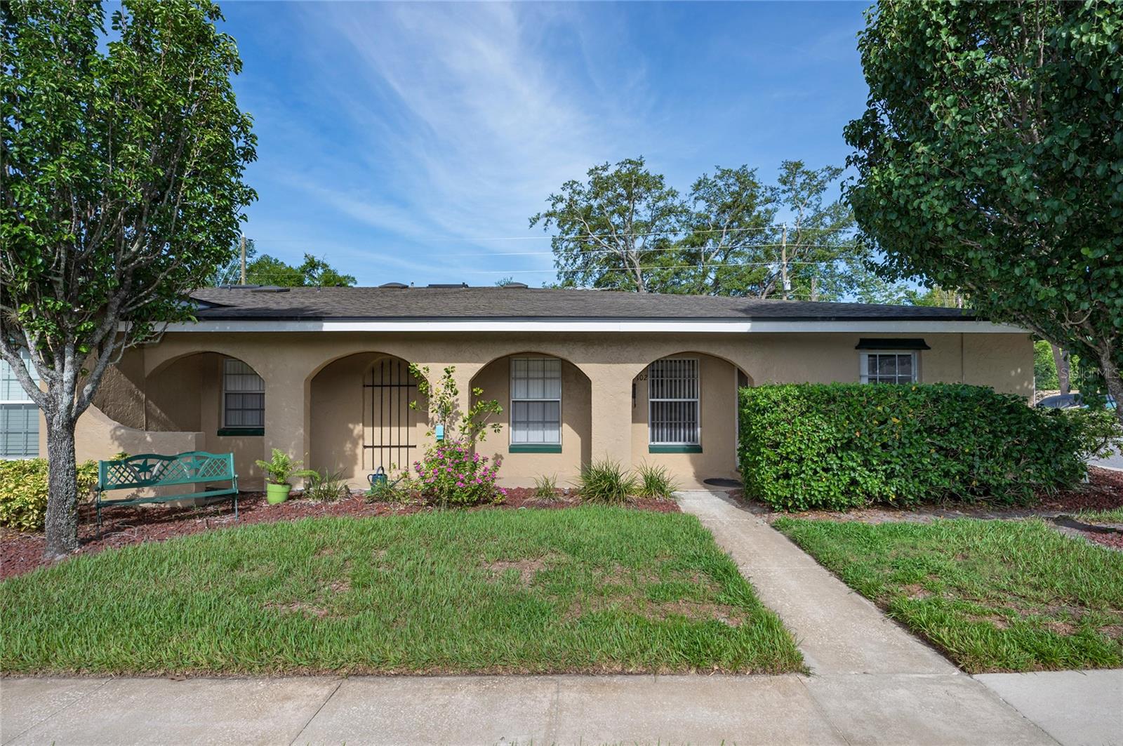 544 CASCADE CIR #102
