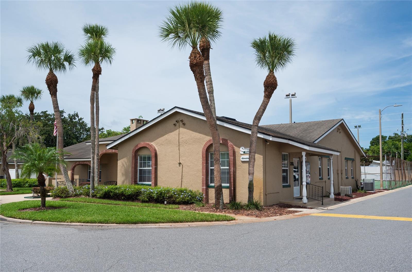 544 CASCADE CIR #102