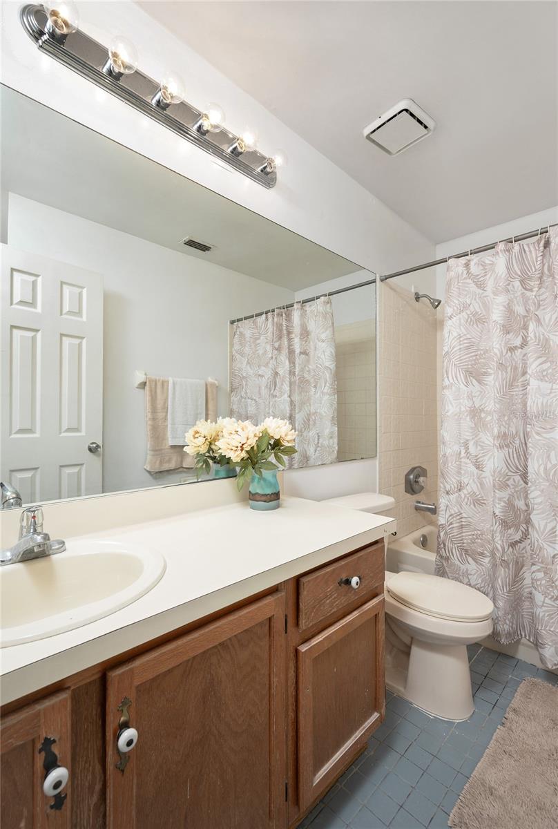 943 BAKEWELL CT #205