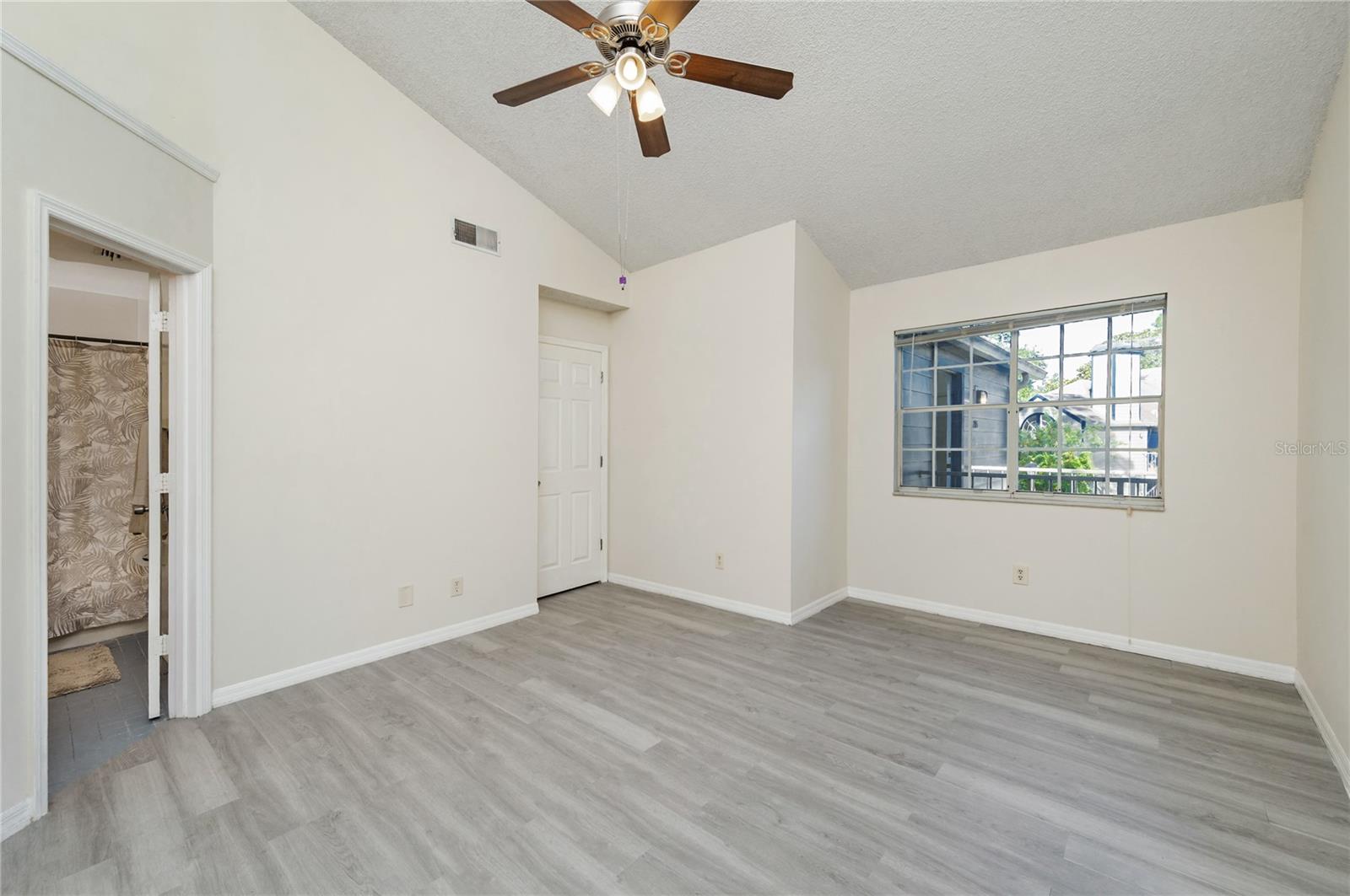 943 BAKEWELL CT #205