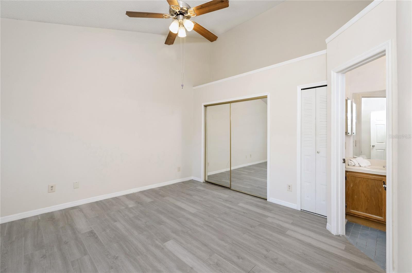 943 BAKEWELL CT #205