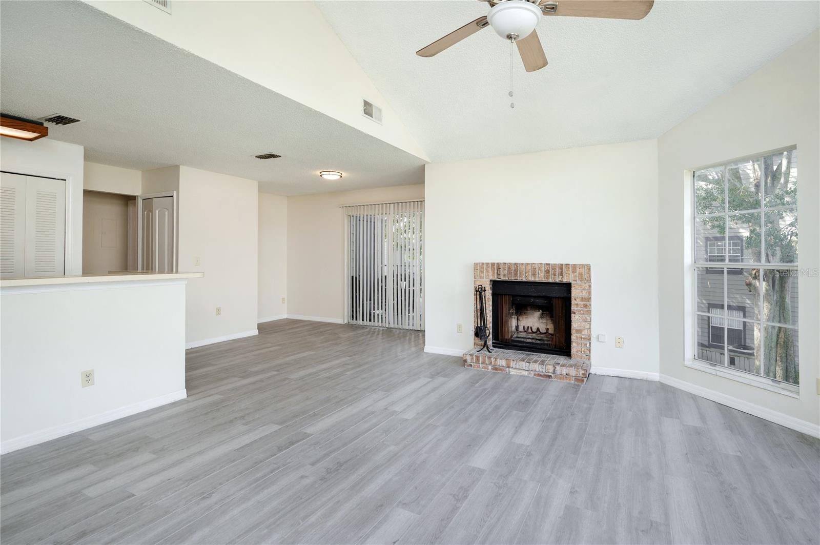 943 BAKEWELL CT #205