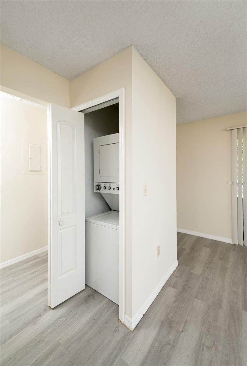 943 BAKEWELL CT #205