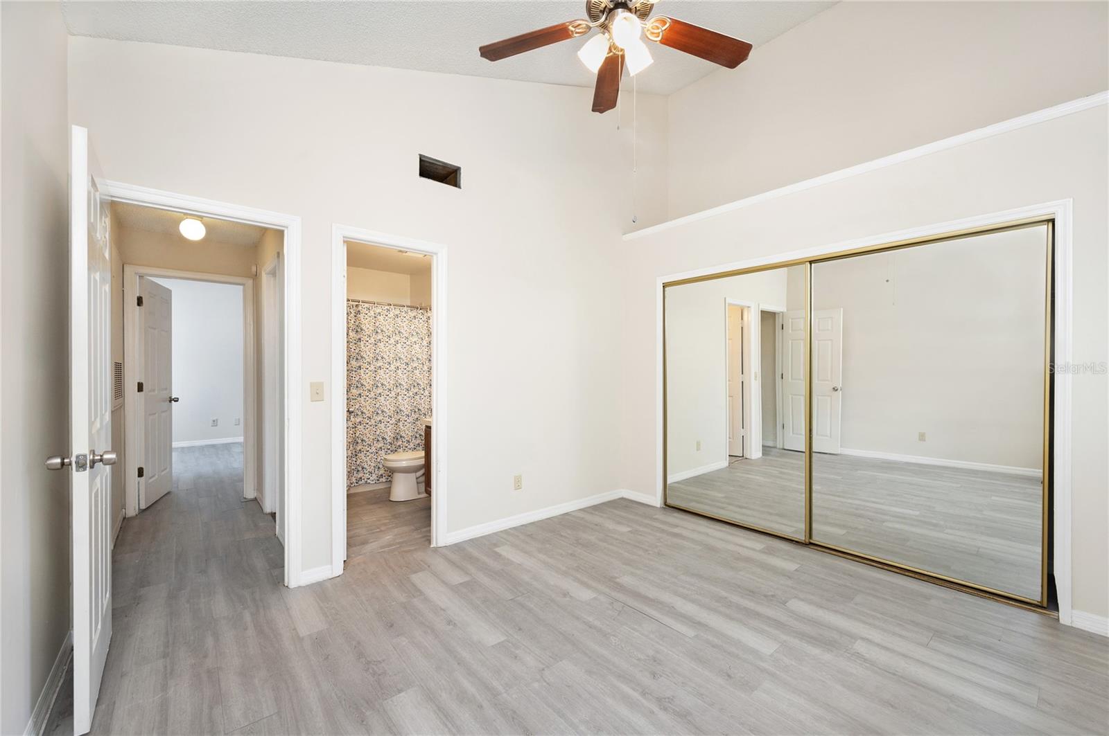 943 BAKEWELL CT #205